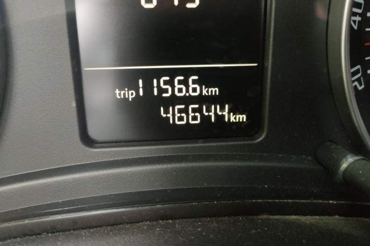 Used Skoda Octavia 2014 1.6L Automatic Yijie Edition Odometer Close Up