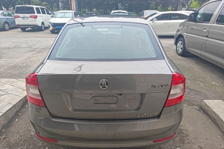 Used Skoda Octavia 2014 1.6L Automatic Yijie Edition Rear