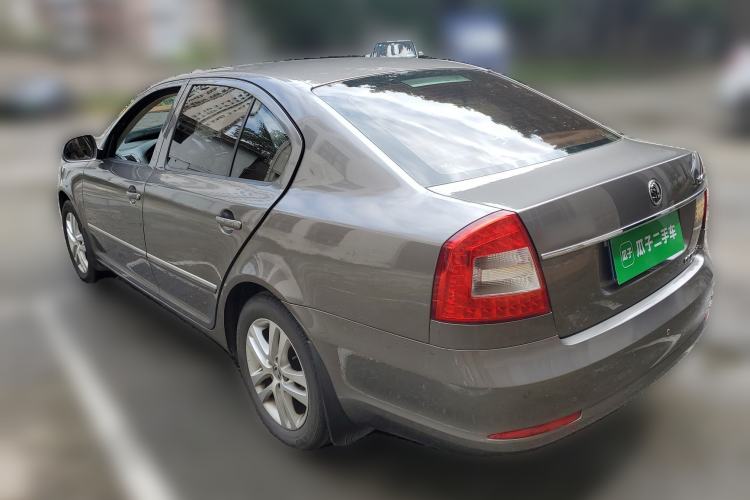 Used Skoda Octavia 2014 1.6L Automatic Yijun Edition Rear Left 45 Deg