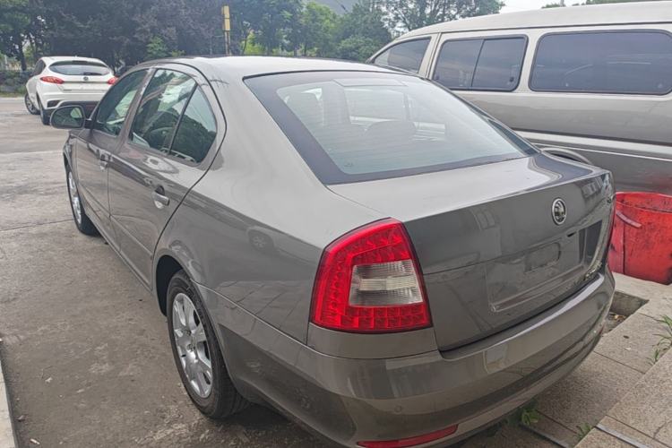 Used Skoda Octavia 2014 1.6L Automatic Yijie Edition Rear Left 45 Deg