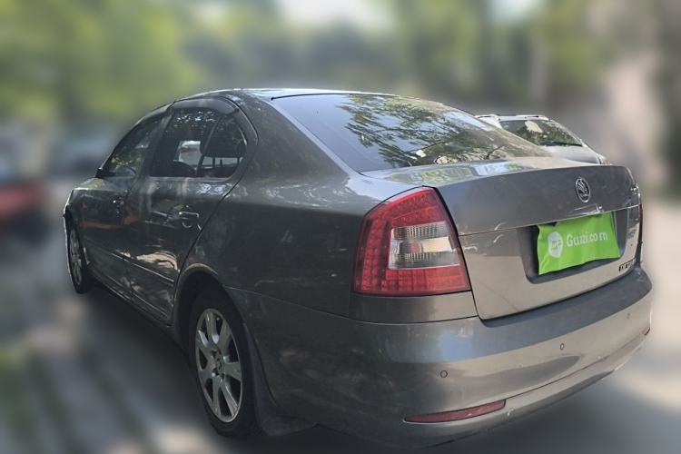 Used Skoda Octavia 2014 1.6L Manual Yijie Edition Rear Left 45 Deg
