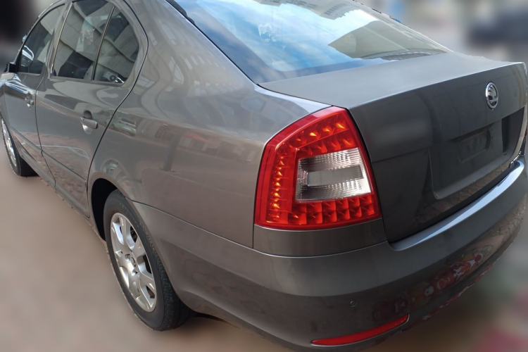 Used Skoda Octavia 2014 1.6L Automatic Yijie Edition Rear Left 45 Deg
