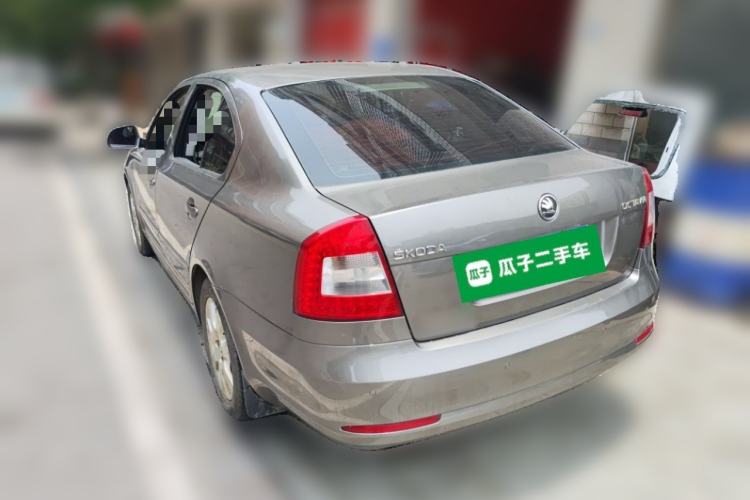 Used Skoda Octavia 2014 1.6L Manual Yijie Edition Rear Left 45 Deg