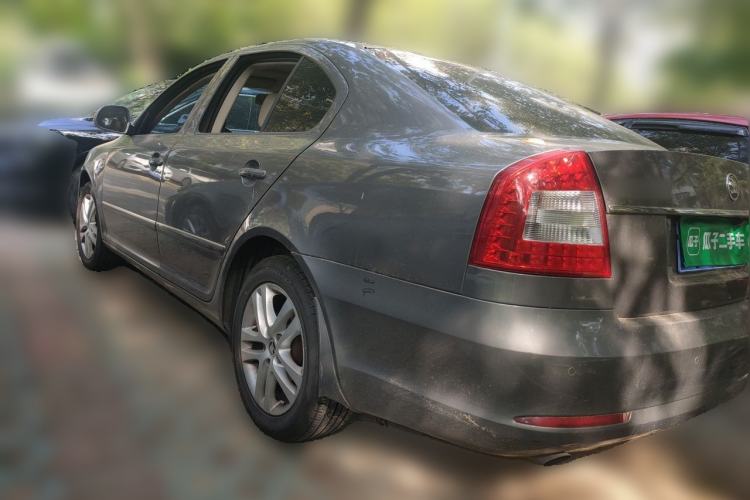 Used Skoda Octavia 2014 1.6L Automatic Yijun Edition Rear Left 45 Deg