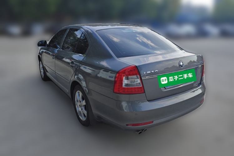Used Skoda Octavia 2014 1.6L Automatic Yijie Edition Rear Left 45 Deg