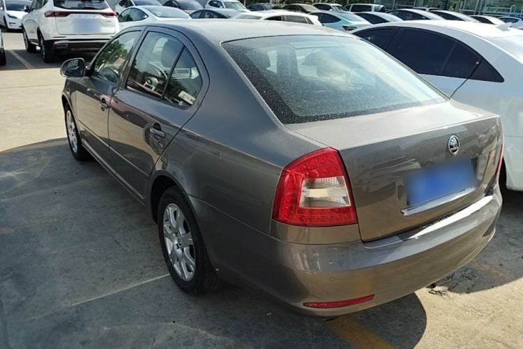 Used Skoda Octavia 2014 1.6L Automatic Yijie Edition Rear Left 45 Deg