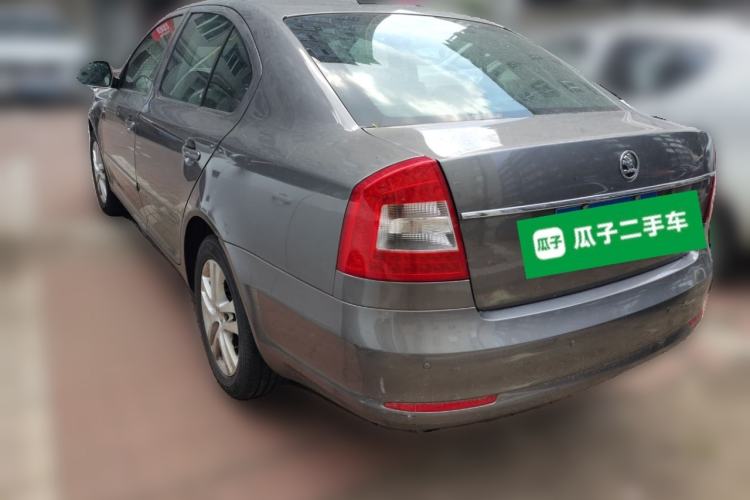Used Skoda Octavia 2014 1.6L Automatic Yijun Edition Rear Left 45 Deg