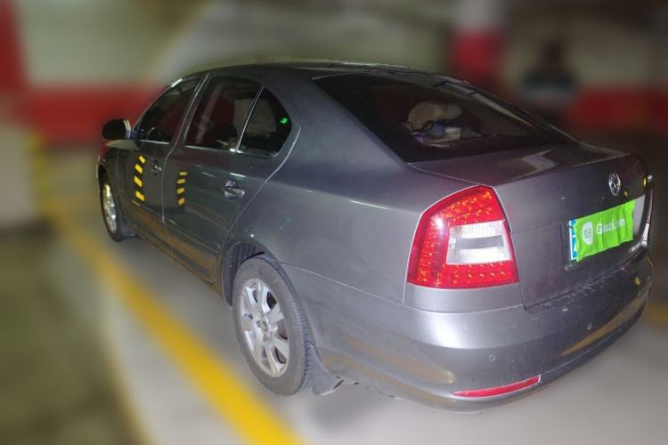 Used Skoda Octavia 2014 1.6L Manual Yijie Edition Rear Left 45 Deg