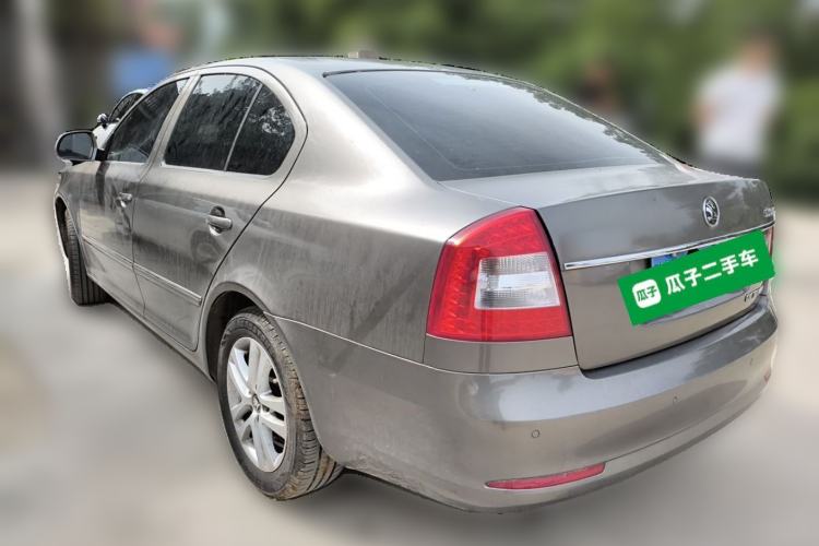 Used Skoda Octavia 2014 1.6L Automatic Yijun Edition Rear Left 45 Deg