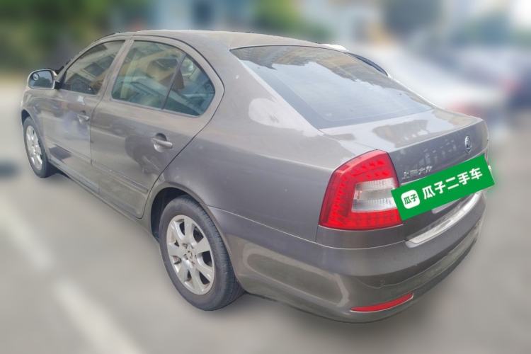 Used Skoda Octavia 2014 1.6L Manual Yijie Edition Rear Left 45 Deg