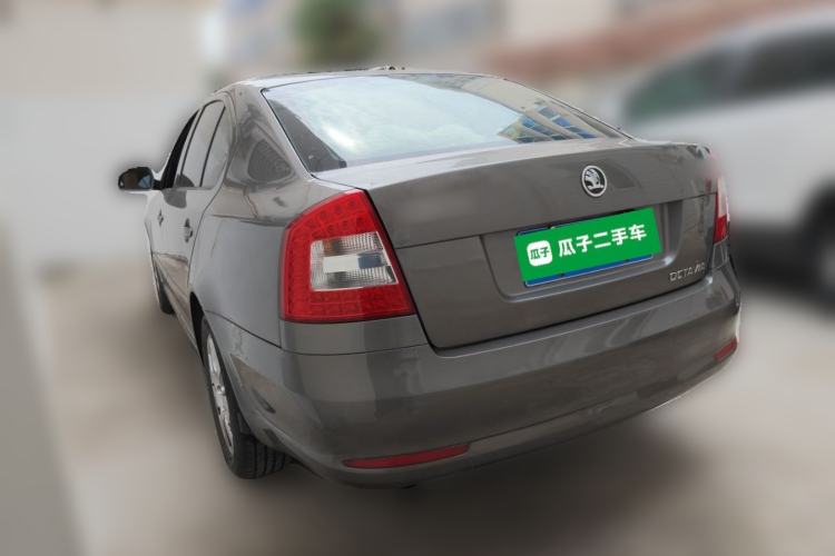 Used Skoda Octavia 2014 1.6L Manual Yijie Edition Rear Left 45 Deg