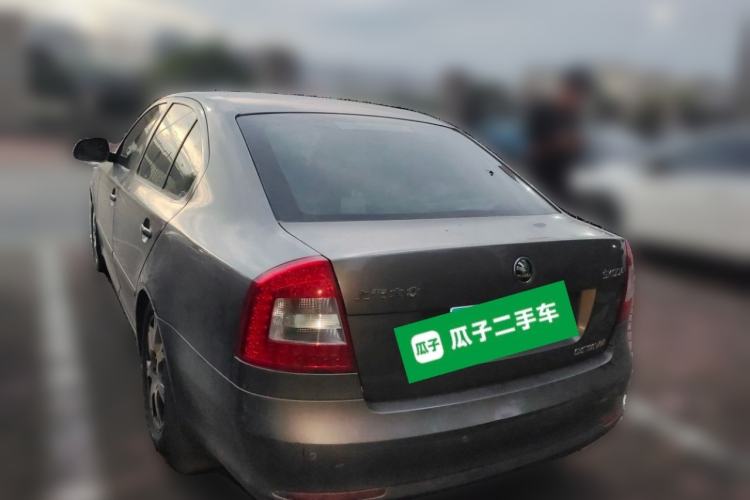 Used Skoda Octavia 2014 1.6L Manual Yijie Edition Rear Left 45 Deg