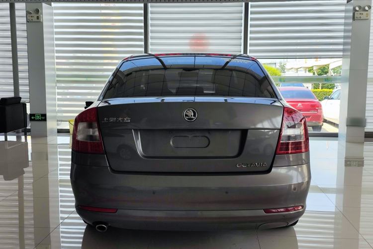 Used Skoda Octavia 2014 1.6L Automatic Yijie Edition Rear