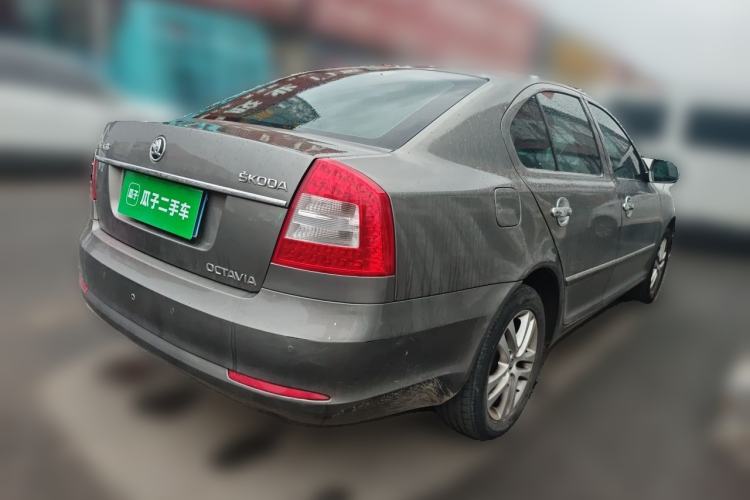 Used Skoda Octavia 2014 1.6L Automatic Yijun Edition Rear Right 45 Deg