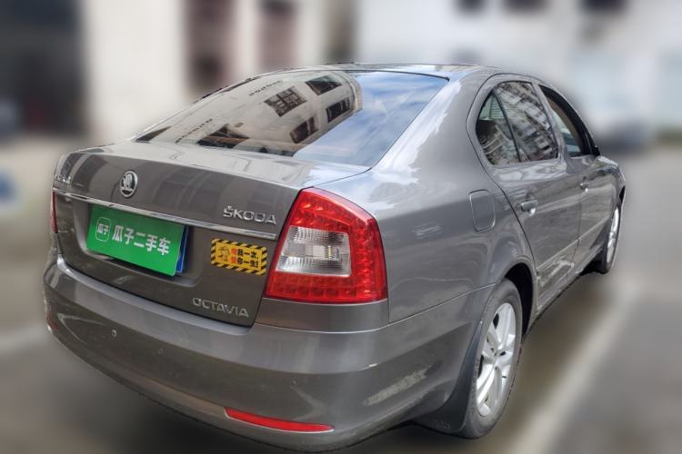 Used Skoda Octavia 2014 1.6L Automatic Yijun Edition Rear Right 45 Deg