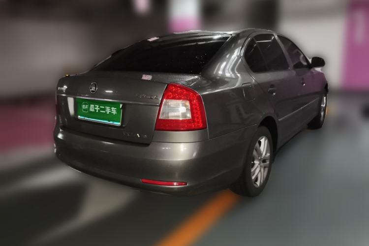 Used Skoda Octavia 2014 1.6L Automatic Yijun Edition Rear Right 45 Deg
