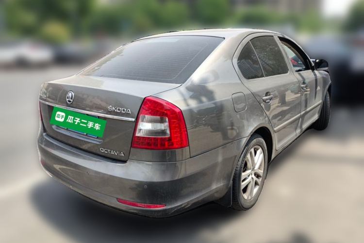 Used Skoda Octavia 2014 1.6L Automatic Yijun Edition Rear Right 45 Deg