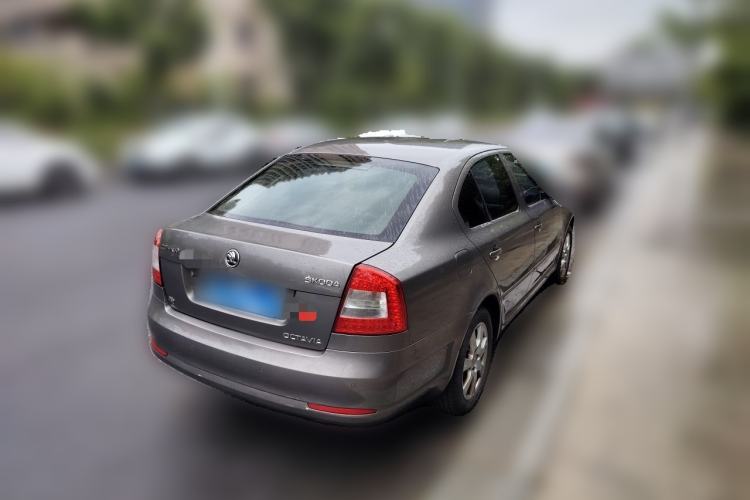 Used Skoda Octavia 2014 1.6L Automatic Yijie Edition Rear Right 45 Deg