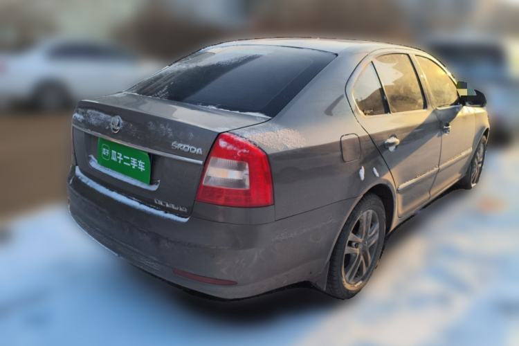 Used Skoda Octavia 2014 1.6L Automatic Yijun Edition Rear Right 45 Deg