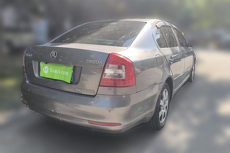 Used Skoda Octavia 2014 1.6L Manual Yijie Edition Rear Right 45 Deg