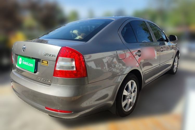 Used Skoda Octavia 2014 1.6L Automatic Yijie Edition Rear Right 45 Deg