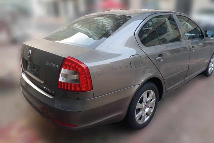 Used Skoda Octavia 2014 1.6L Automatic Yijie Edition Rear Right 45 Deg