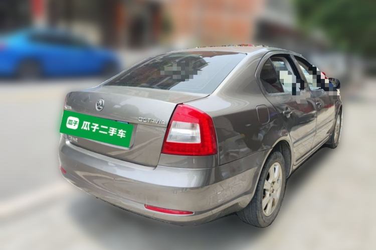 Used Skoda Octavia 2014 1.6L Manual Yijie Edition Rear Right 45 Deg
