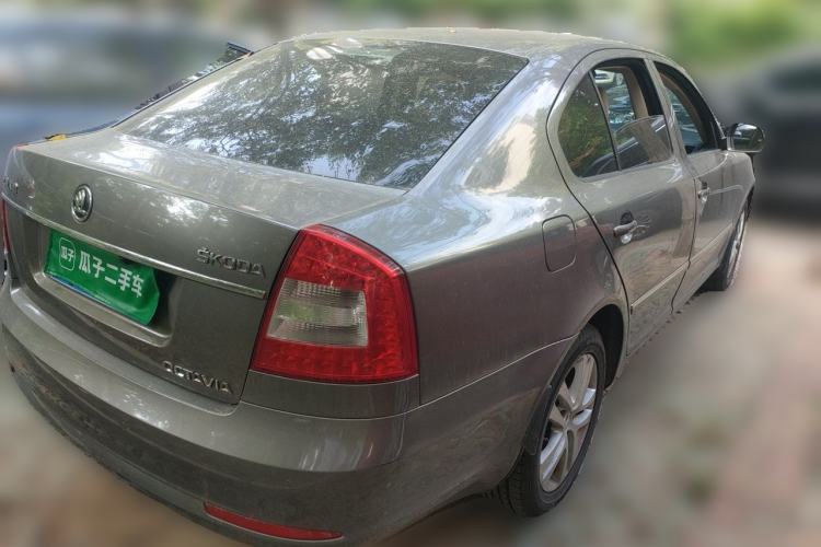 Used Skoda Octavia 2014 1.6L Automatic Yijun Edition Rear Right 45 Deg