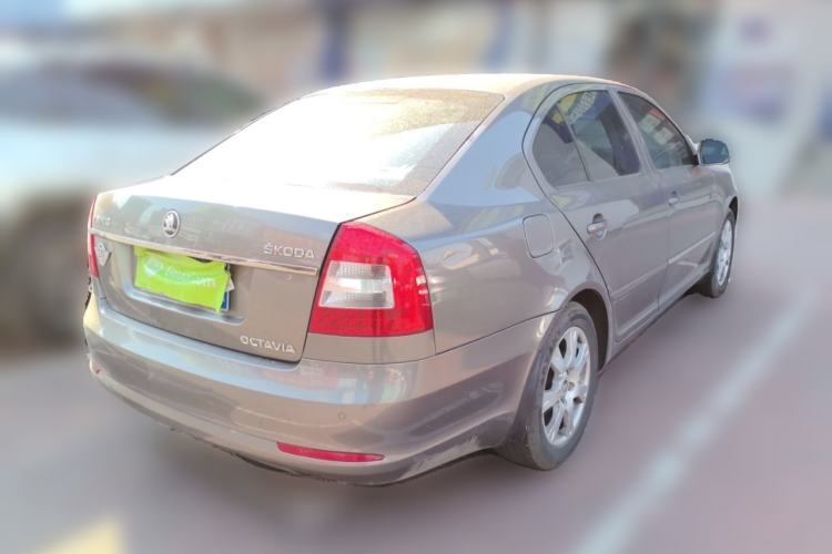 Used Skoda Octavia 2014 1.6L Automatic Yijie Edition Rear Right 45 Deg