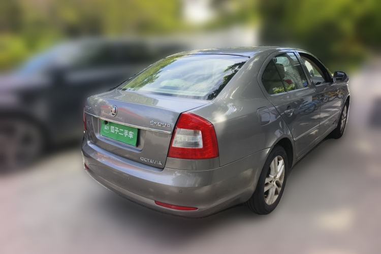 Used Skoda Octavia 2014 1.6L Automatic Yijun Edition Rear Right 45 Deg