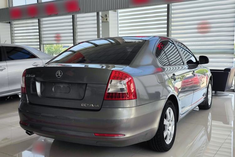 Used Skoda Octavia 2014 1.6L Automatic Yijie Edition Rear Right 45 Deg