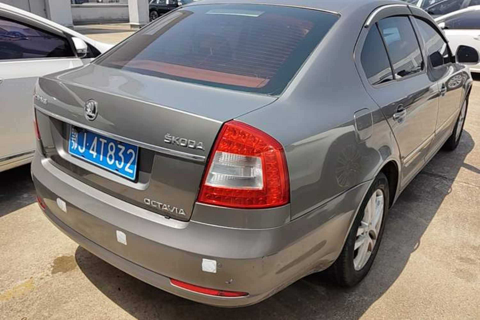 Used Skoda Octavia 2014 1.6L Manual Yijun Edition Rear Right 45 Deg