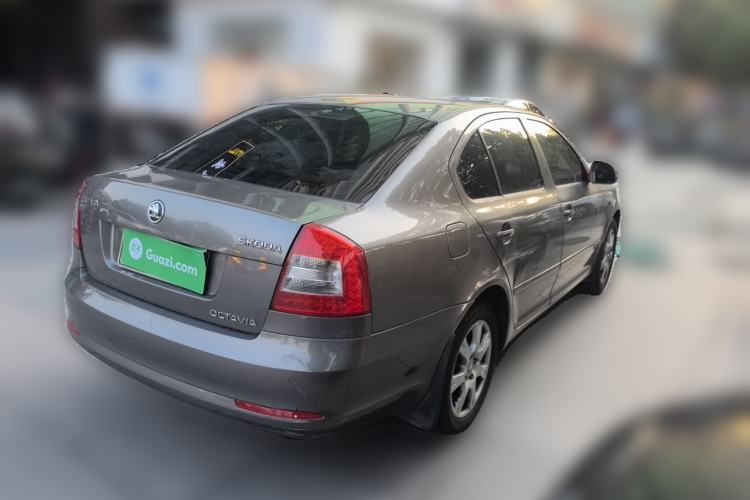 Used Skoda Octavia 2014 1.6L Manual Yijie Edition Rear Right 45 Deg