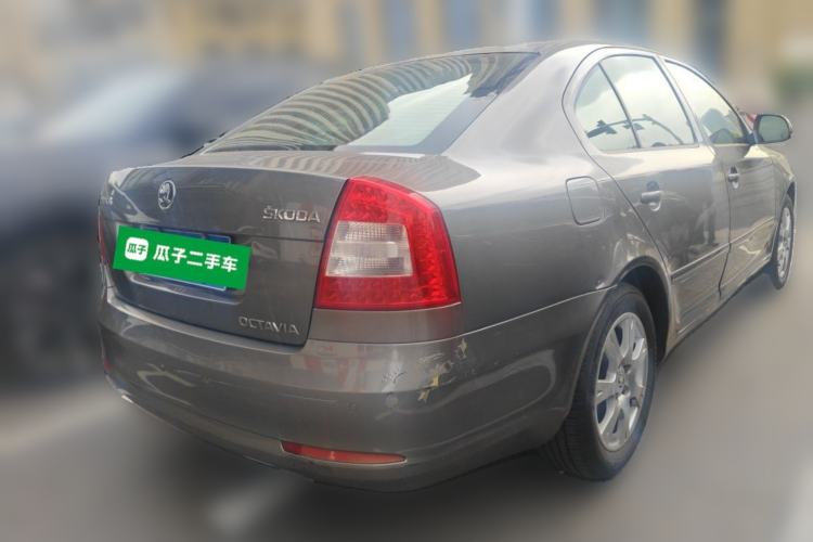 Used Skoda Octavia 2014 1.6L Automatic Yijie Edition Rear Right 45 Deg