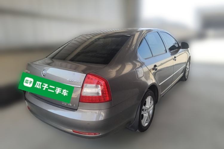 Used Skoda Octavia 2014 1.6L Automatic Yijun Edition Rear Right 45 Deg