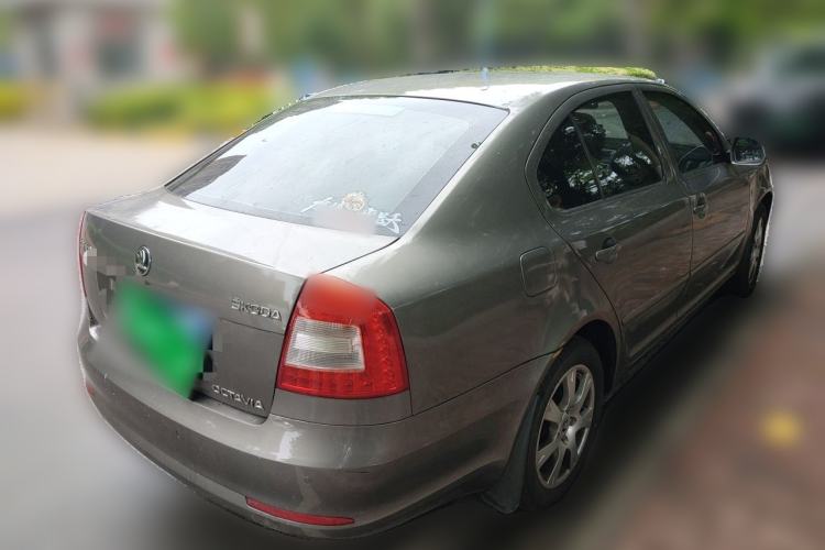 Used Skoda Octavia 2014 1.6L Automatic Yijie Edition Rear Right 45 Deg