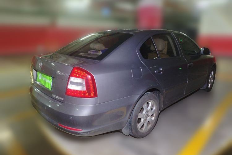 Used Skoda Octavia 2014 1.6L Manual Yijie Edition Rear Right 45 Deg