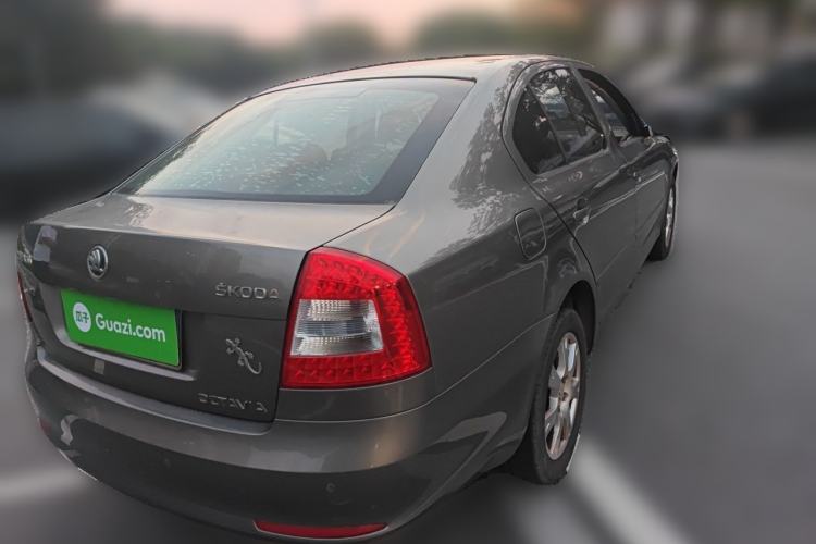 Used Skoda Octavia 2014 1.6L Manual Yijie Edition Rear Right 45 Deg