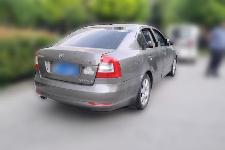 Used Skoda Octavia 2014 1.6L Automatic Yijie Edition Rear Right 45 Deg