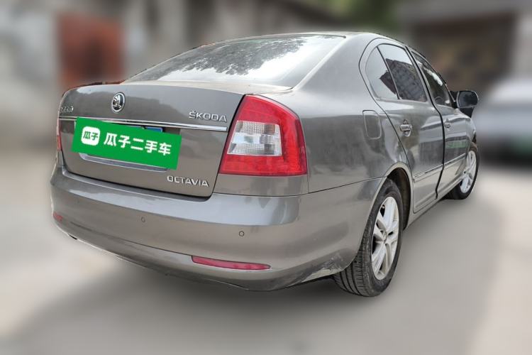 Used Skoda Octavia 2014 1.6L Automatic Yijun Edition Rear Right 45 Deg