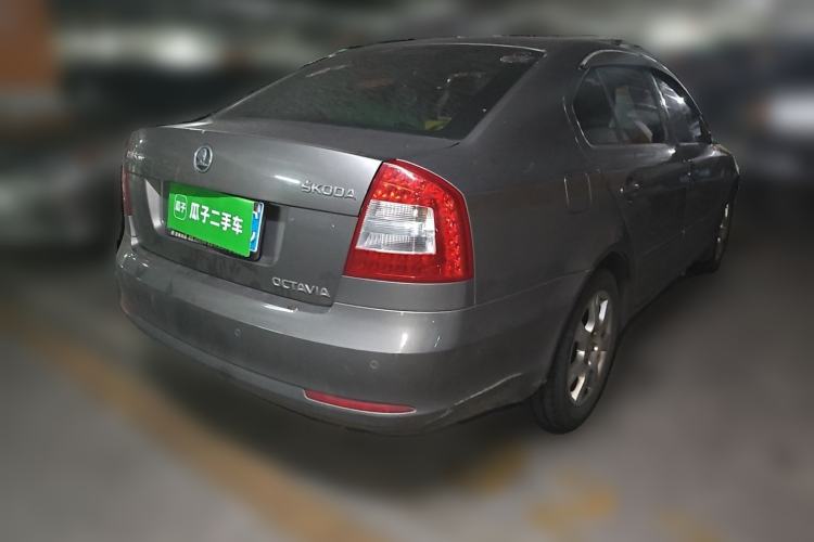 Used Skoda Octavia 2014 1.6L Automatic Yijie Edition Rear Right 45 Deg