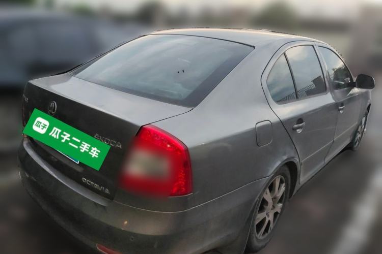 Used Skoda Octavia 2014 1.6L Manual Yijie Edition Rear Right 45 Deg