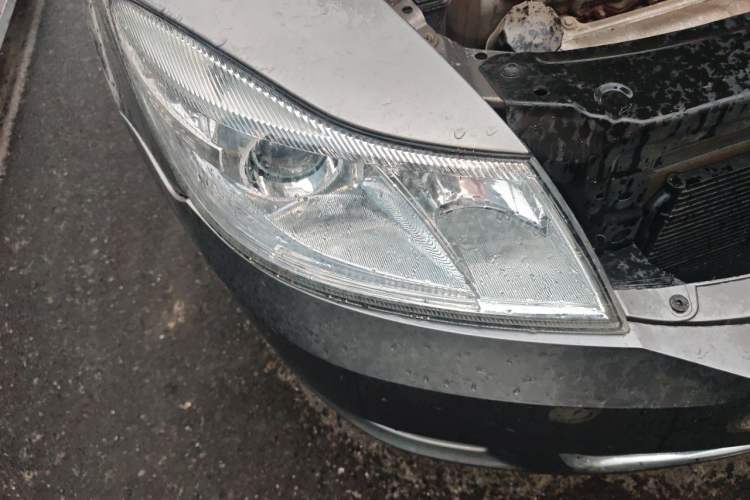 Used Skoda Octavia 2014 1.6L Automatic Yijun Edition Right Front Headlight