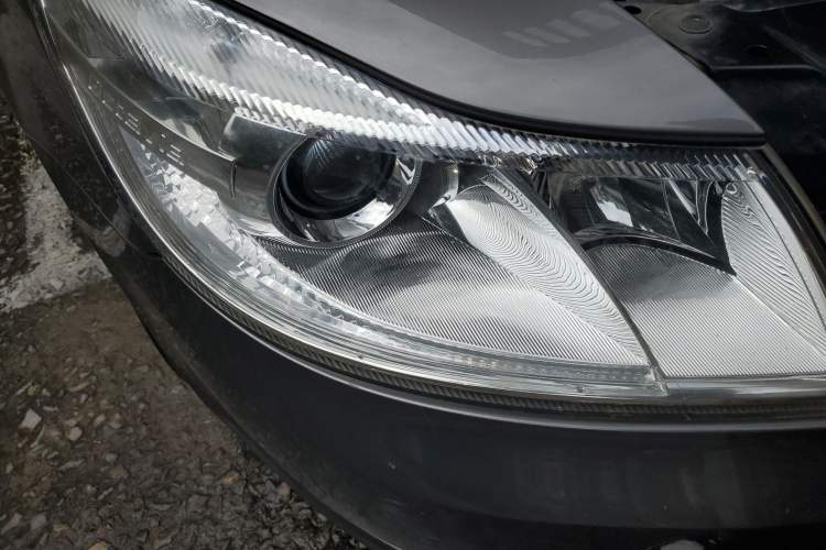Used Skoda Octavia 2014 1.6L Automatic Yijun Edition Right Front Headlight