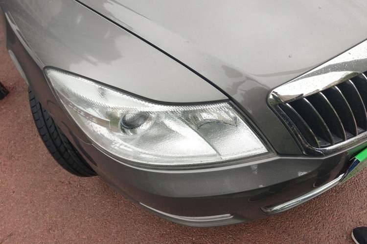Used Skoda Octavia 2014 1.6L Manual Yijun Edition Right Front Headlight
