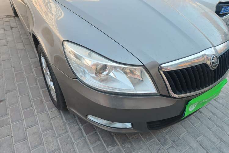 Used Skoda Octavia 2014 1.6L Automatic Yijie Edition Right Front Headlight