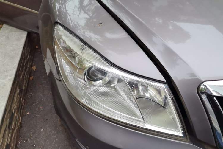 Used Skoda Octavia 2014 1.6L Automatic Yijun Edition Right Front Headlight