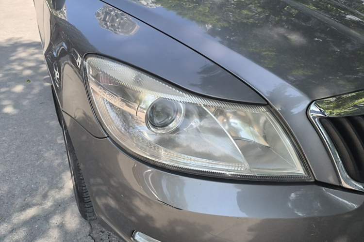 Used Skoda Octavia 2014 1.6L Manual Yijie Edition Right Front Headlight