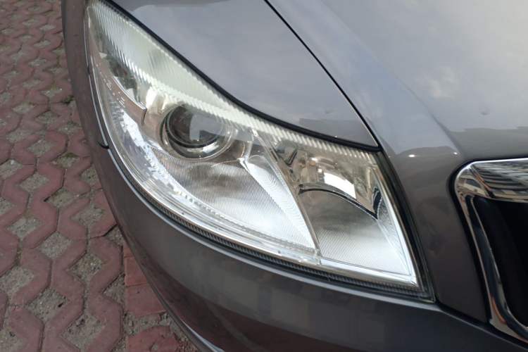 Used Skoda Octavia 2014 1.6L Automatic Yijie Edition Right Front Headlight