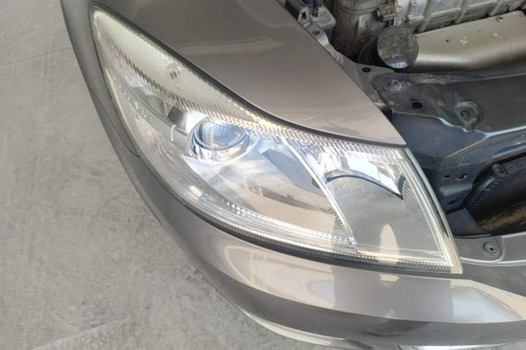 Used Skoda Octavia 2014 1.6L Automatic Yijun Edition Right Front Headlight
